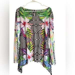 Poliana Plus 3X Black White Floral Geometric Handkerchief Hem Long Sleeve Top